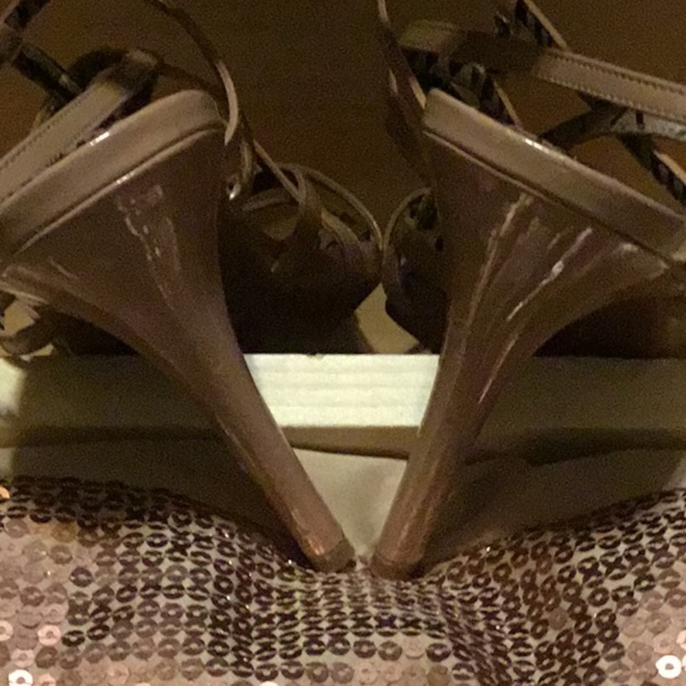 Shoes - Picture 3 of 7